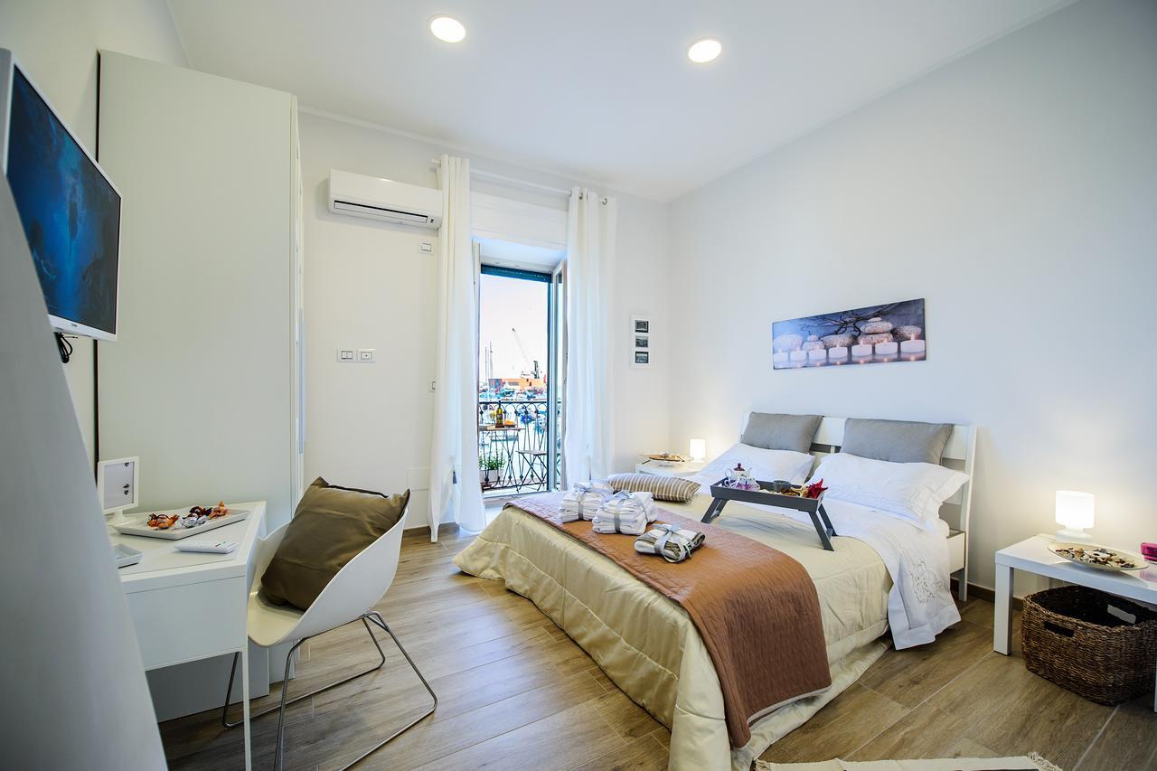 Margherita'S Apartment サレルノ エクステリア 写真