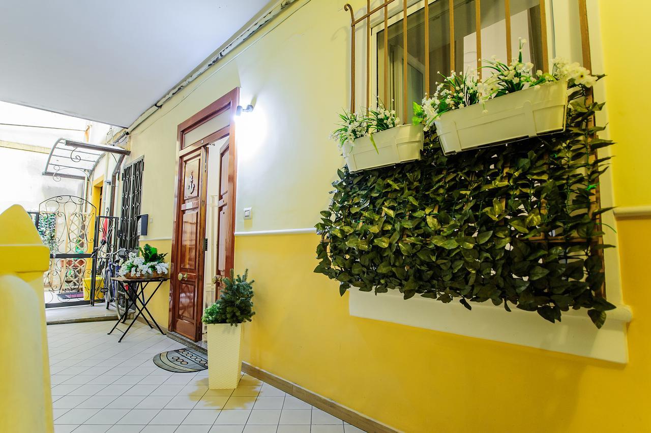 Margherita'S Apartment サレルノ エクステリア 写真